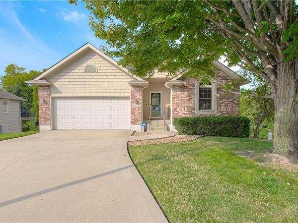 4500 Harvard Lane, Kansas City, MO 64133