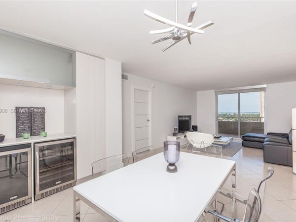 5555 Collins Ave , Unit 9U, Miami Beach, FL 33140