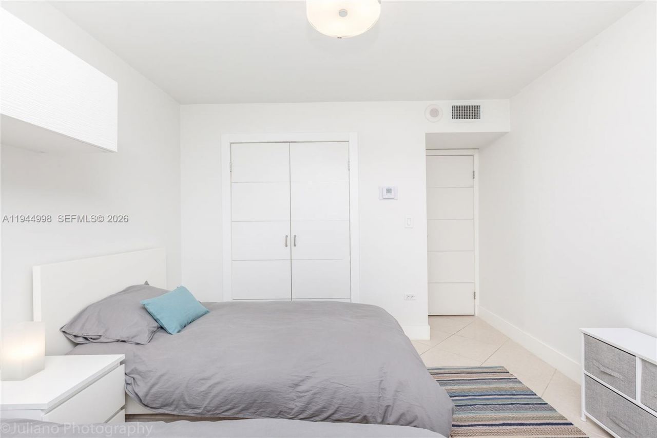 5555 Collins Ave , Unit 9U, Miami Beach, FL 33140 Photo