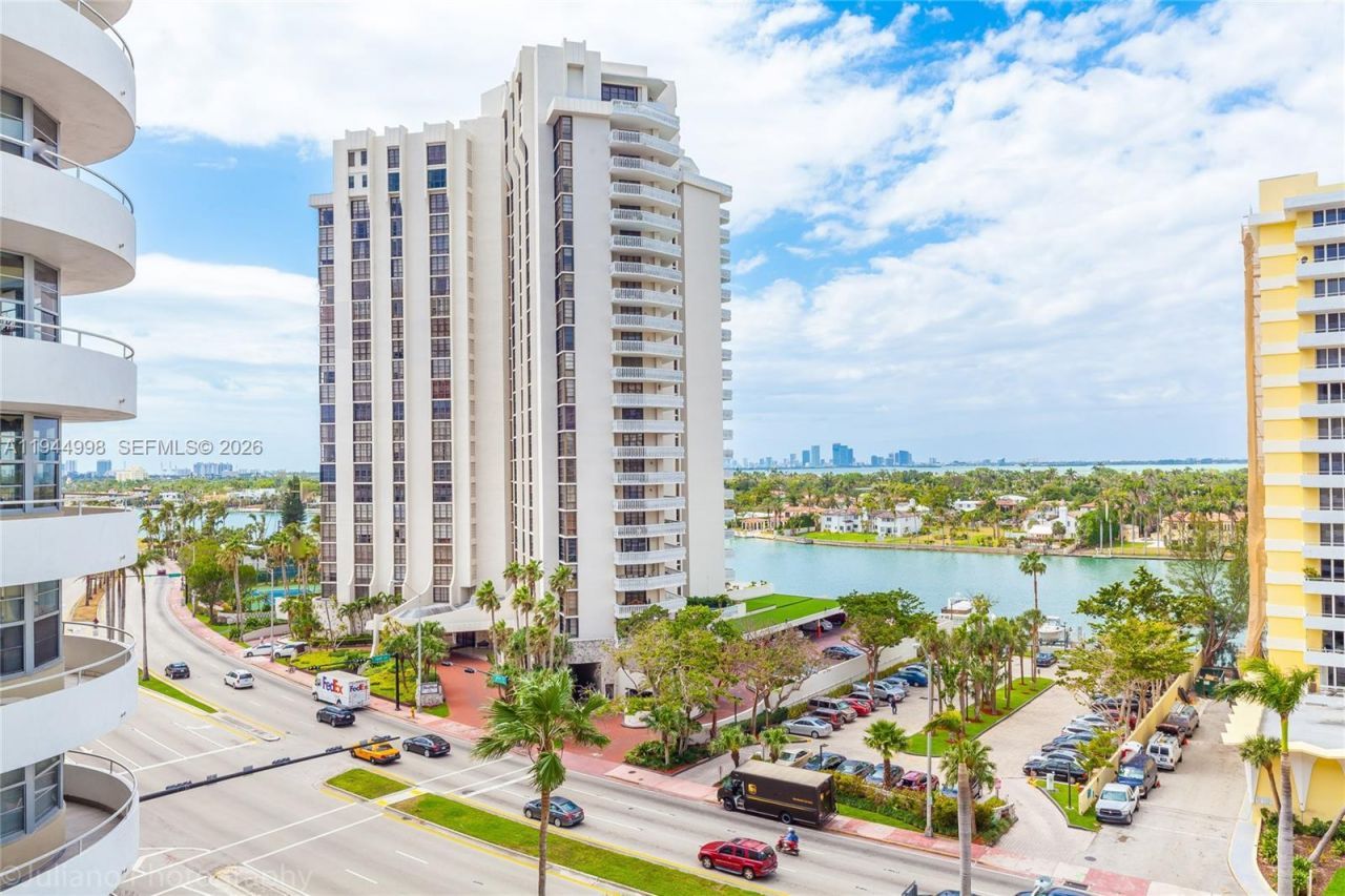 5555 Collins Ave , Unit 9U, Miami Beach, FL 33140 Photo