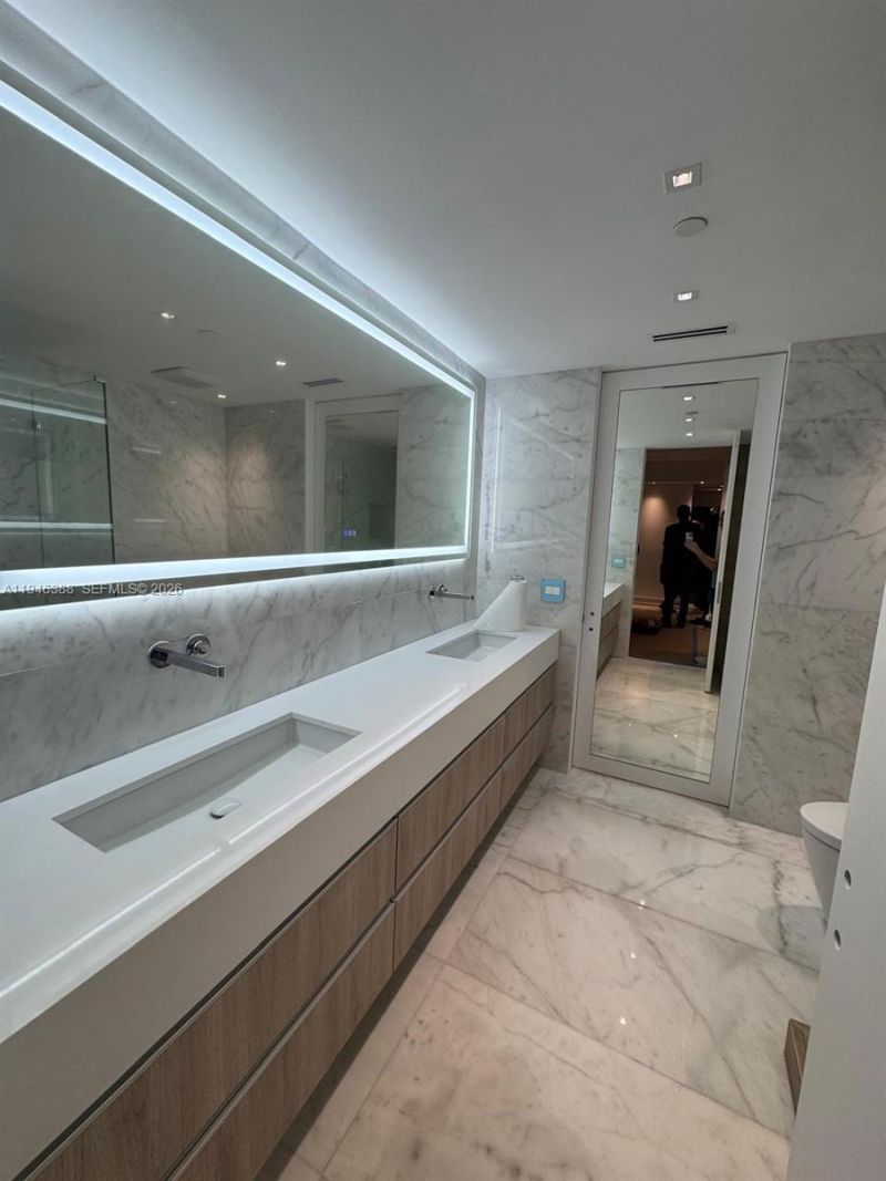 1010 Brickell Ave , Unit 1905, Miami, FL 33131 Photo