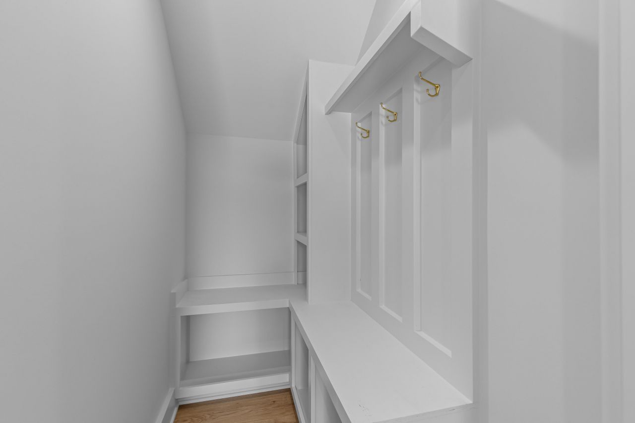 215 Marion Avenue Photo 18