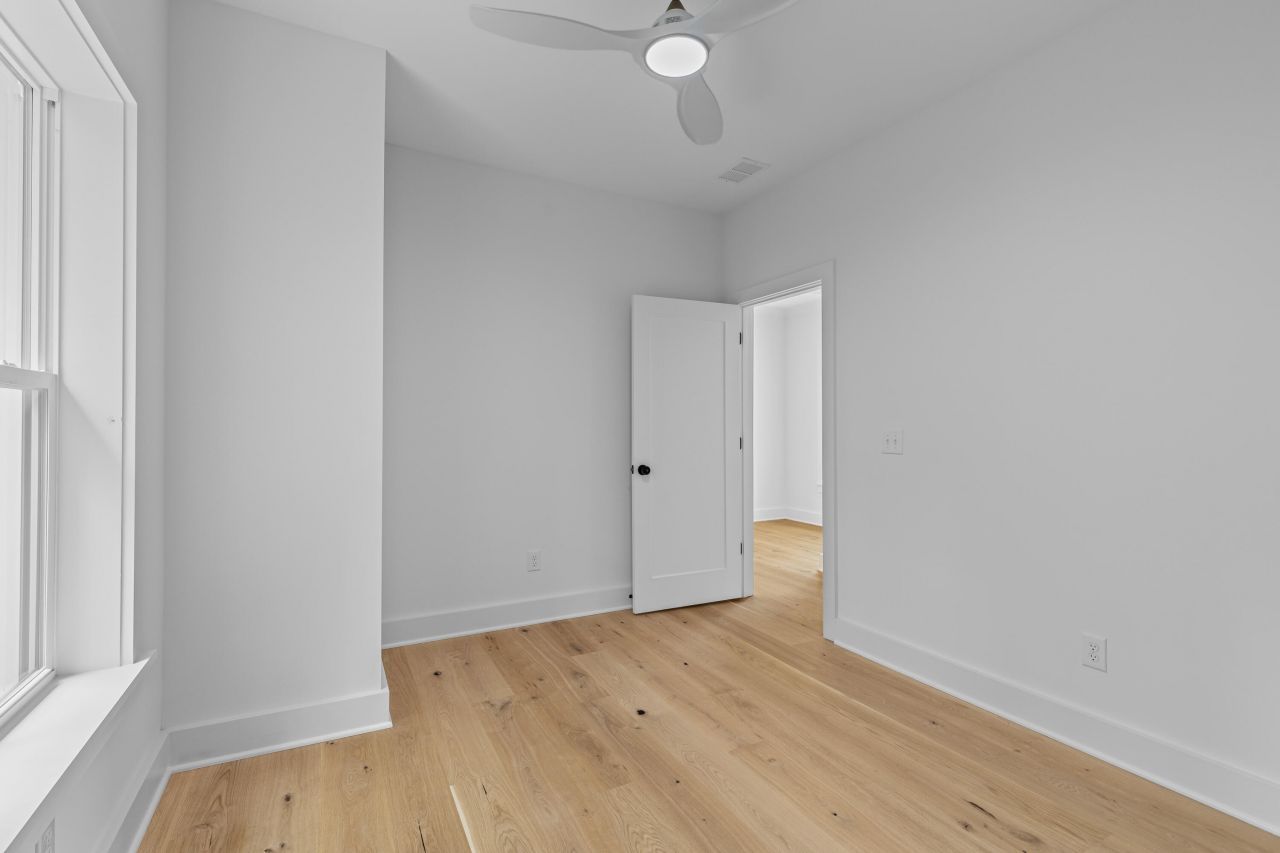 215 Marion Avenue Photo 34