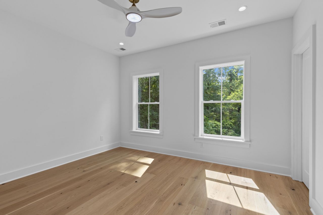 215 Marion Avenue Photo 36