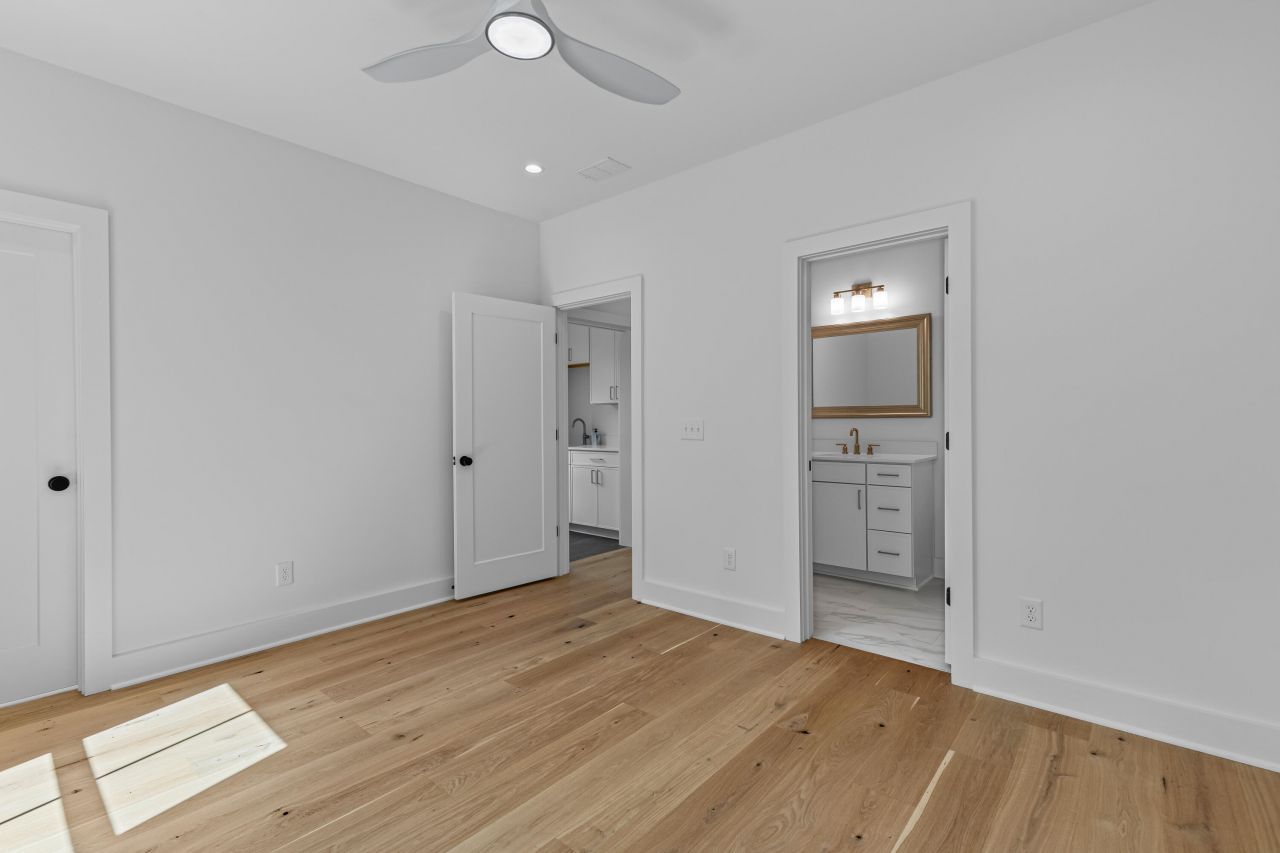 215 Marion Avenue Photo 37