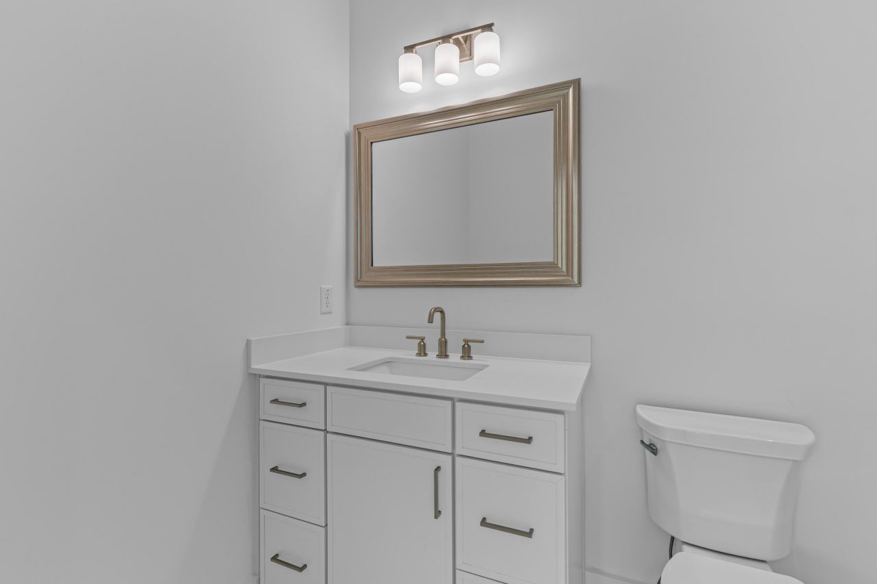 215 Marion Avenue Photo 38