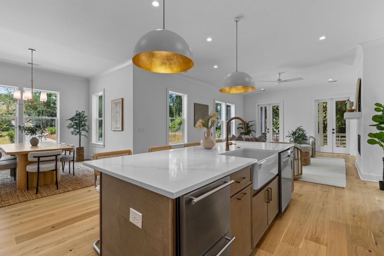 215 Marion Avenue Photo 4