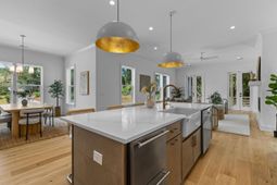 215 Marion Avenue photo 4