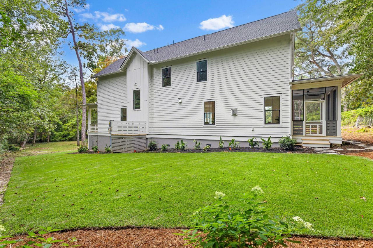 215 Marion Avenue Photo 49