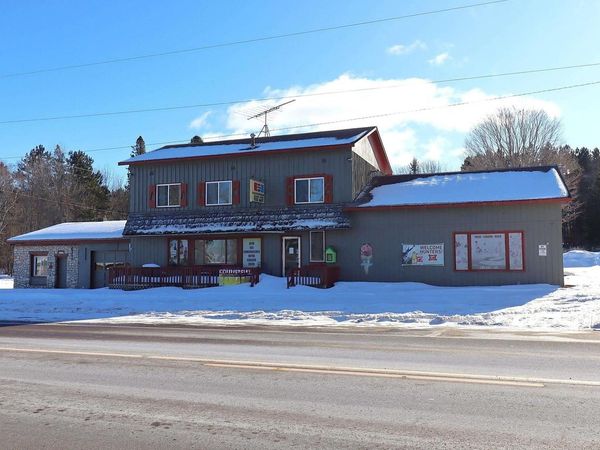 22195 Hwy 63, Grand View, WI 54839