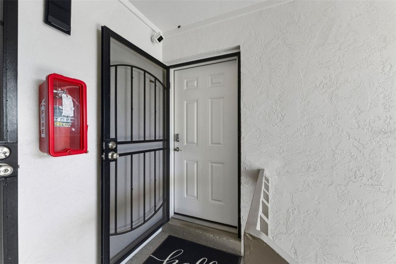 8806 Bay Pointe Drive, Unit 206, Tampa, FL 33615 Photo
