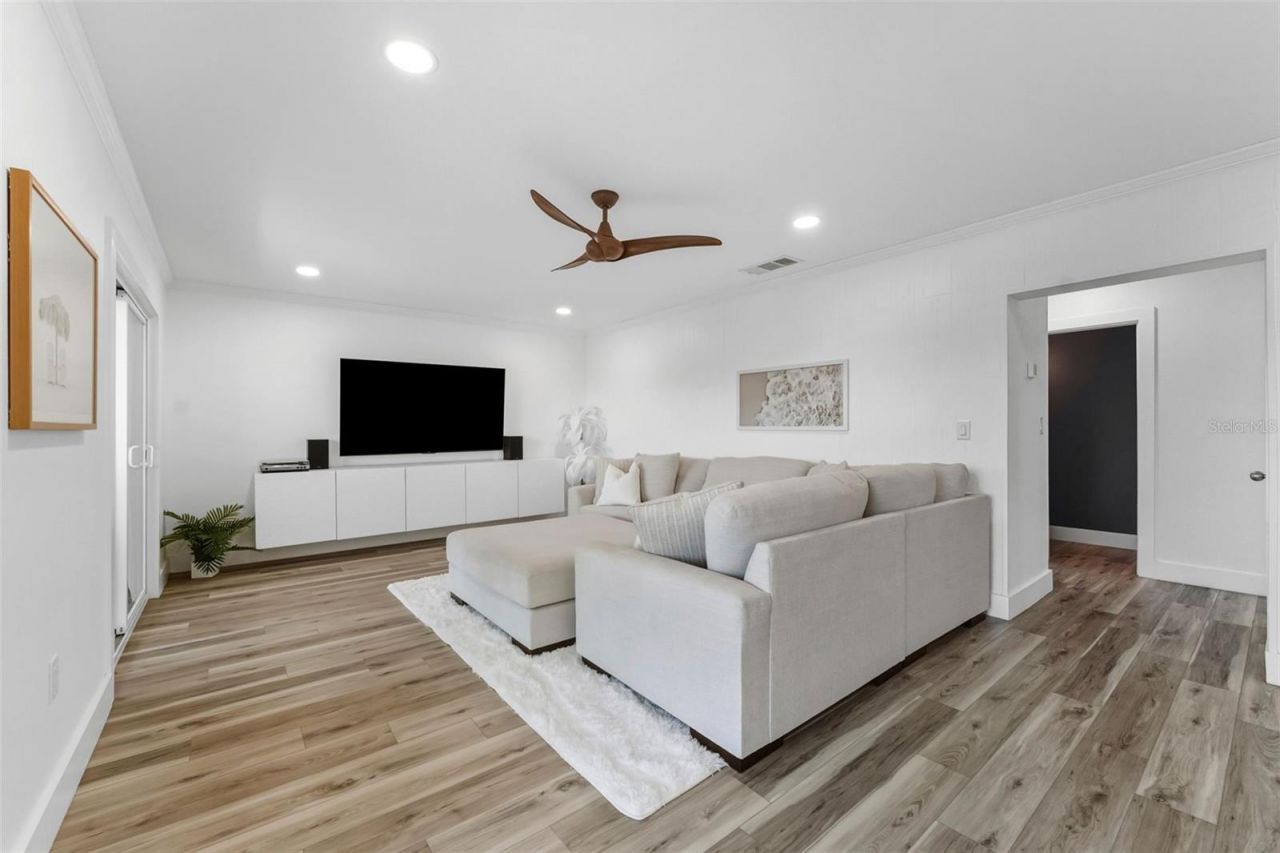 8806 Bay Pointe Drive, Unit 206, Tampa, FL 33615 Photo