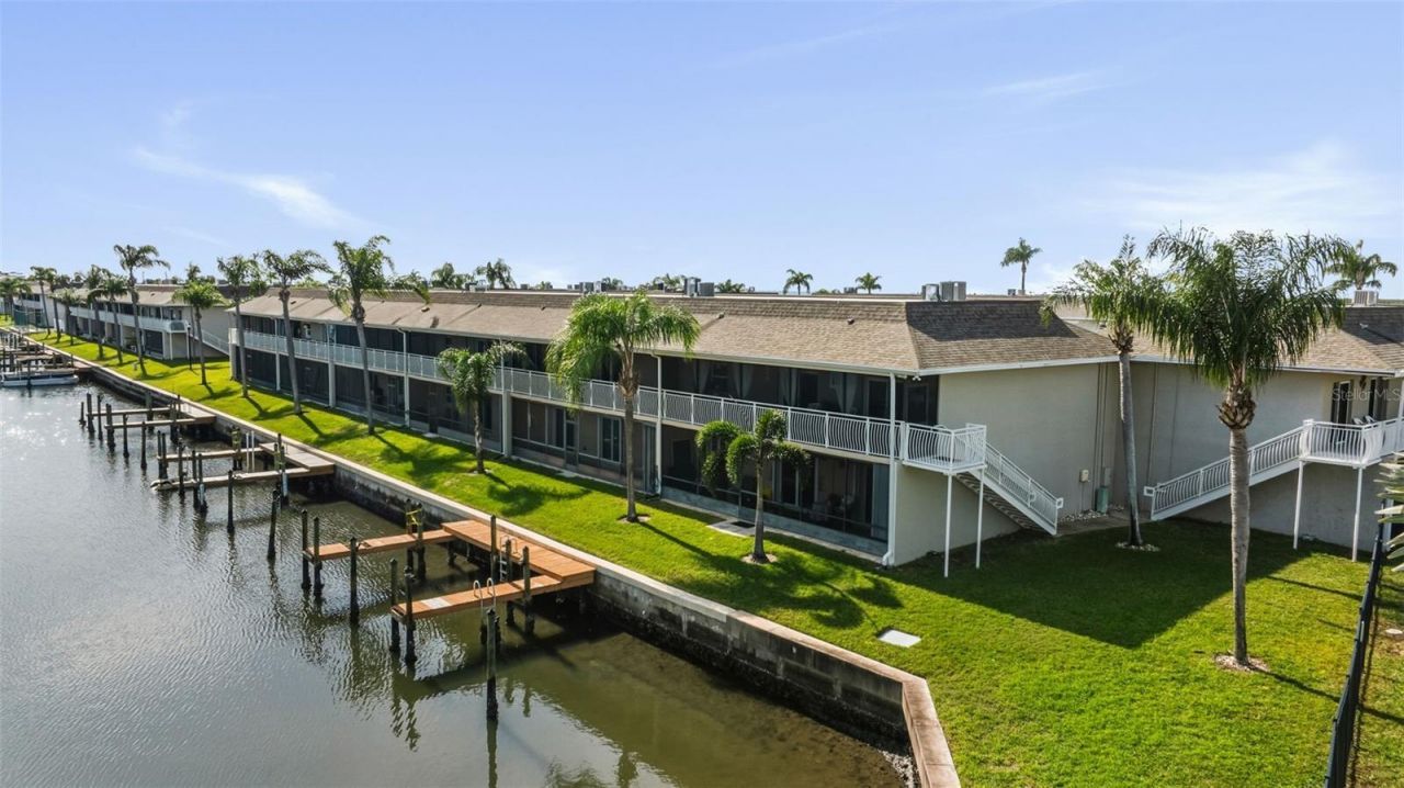 8806 Bay Pointe Drive, Unit 206, Tampa, FL 33615 Photo