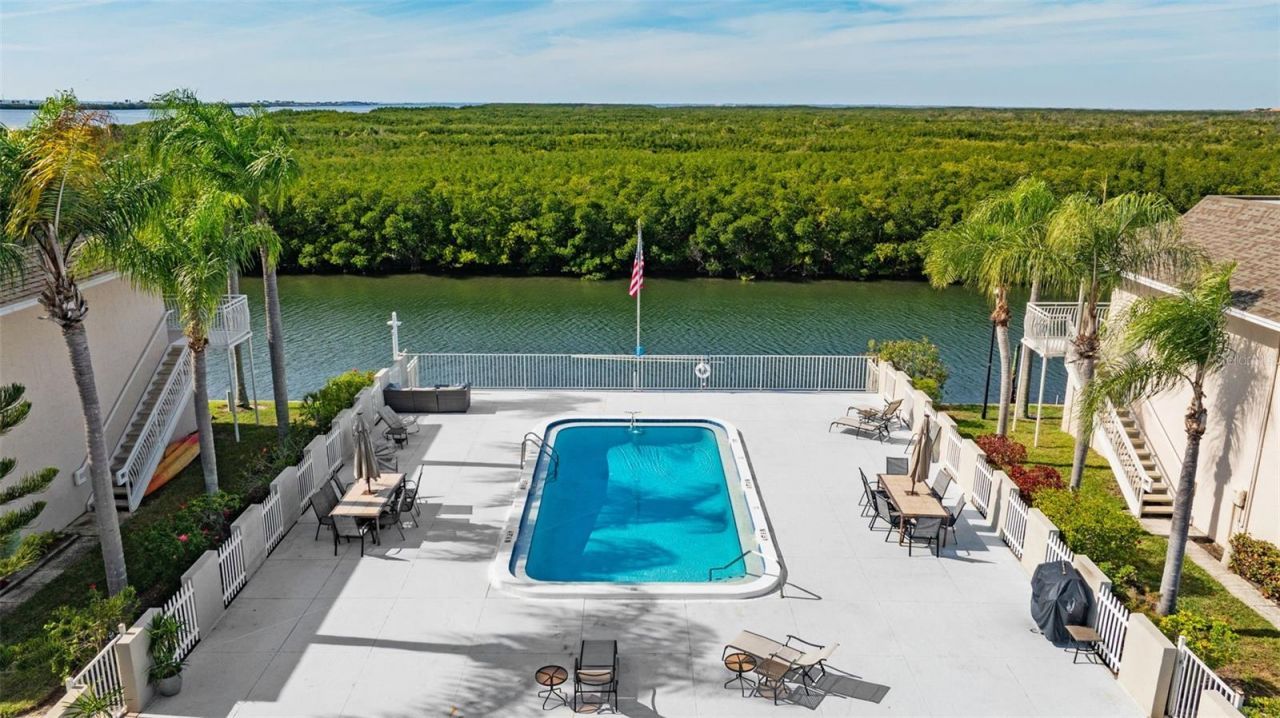 8806 Bay Pointe Drive, Unit 206, Tampa, FL 33615 Photo