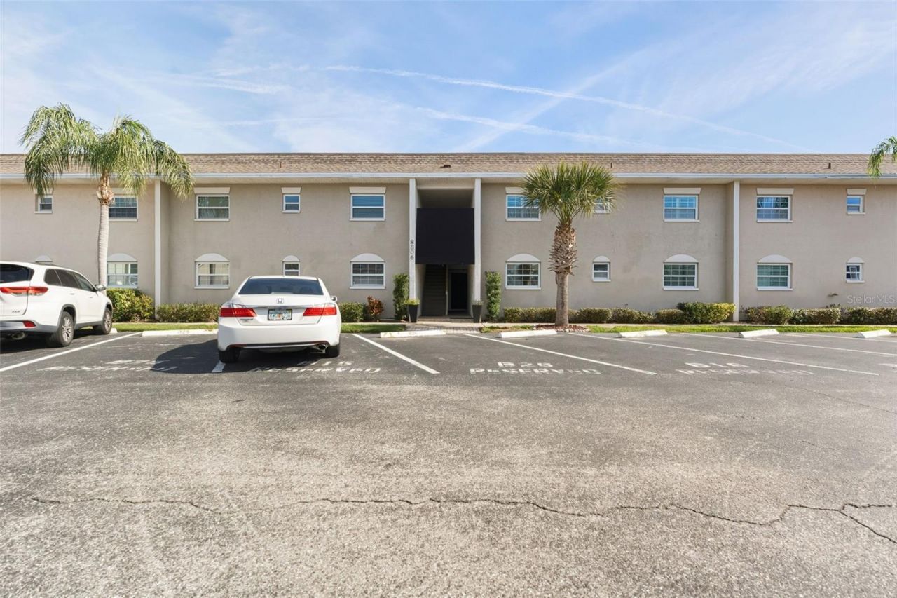 8806 Bay Pointe Drive, Unit 206, Tampa, FL 33615 Photo