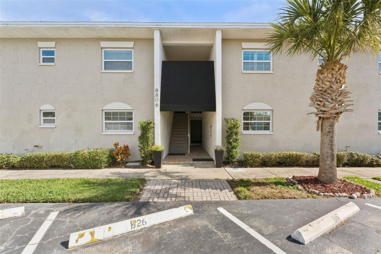 8806 Bay Pointe Drive, Unit 206, Tampa, FL 33615 Photo