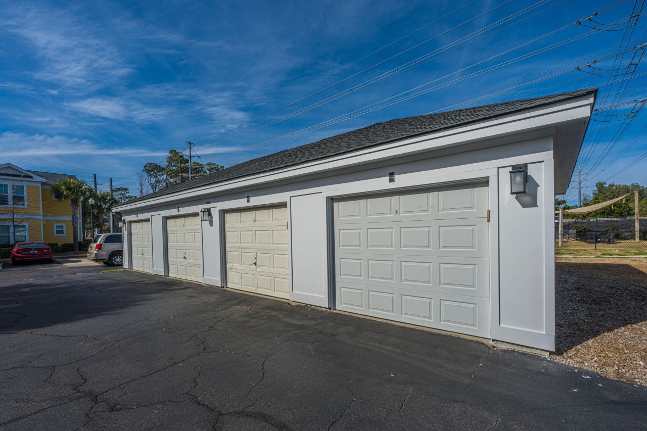 1421 Rosewood Lane Photo 2