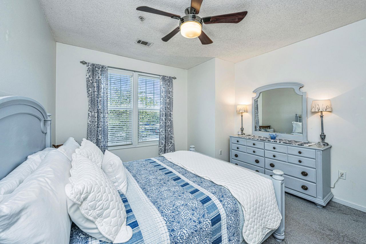 1421 Rosewood Lane Photo 23