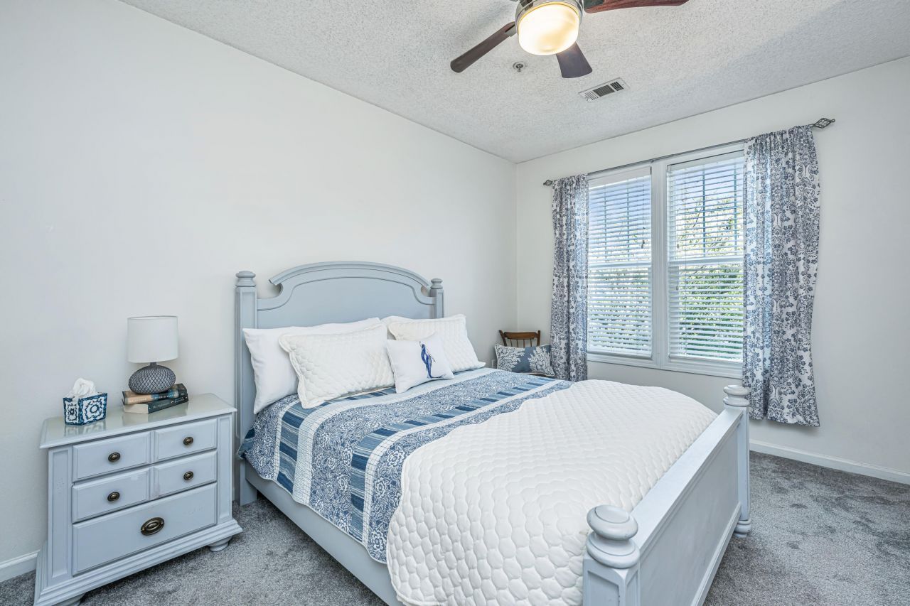 1421 Rosewood Lane Photo 25