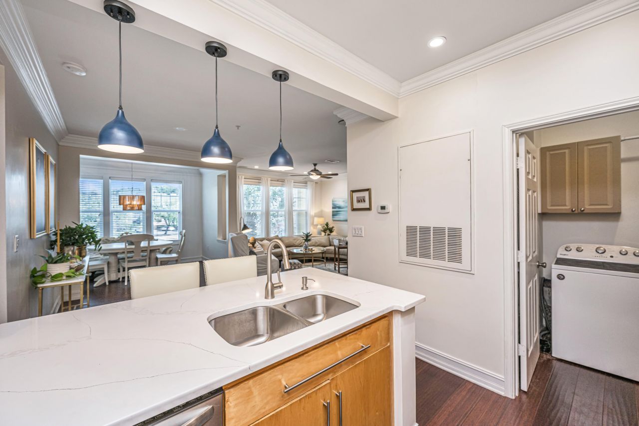 1421 Rosewood Lane Photo 3