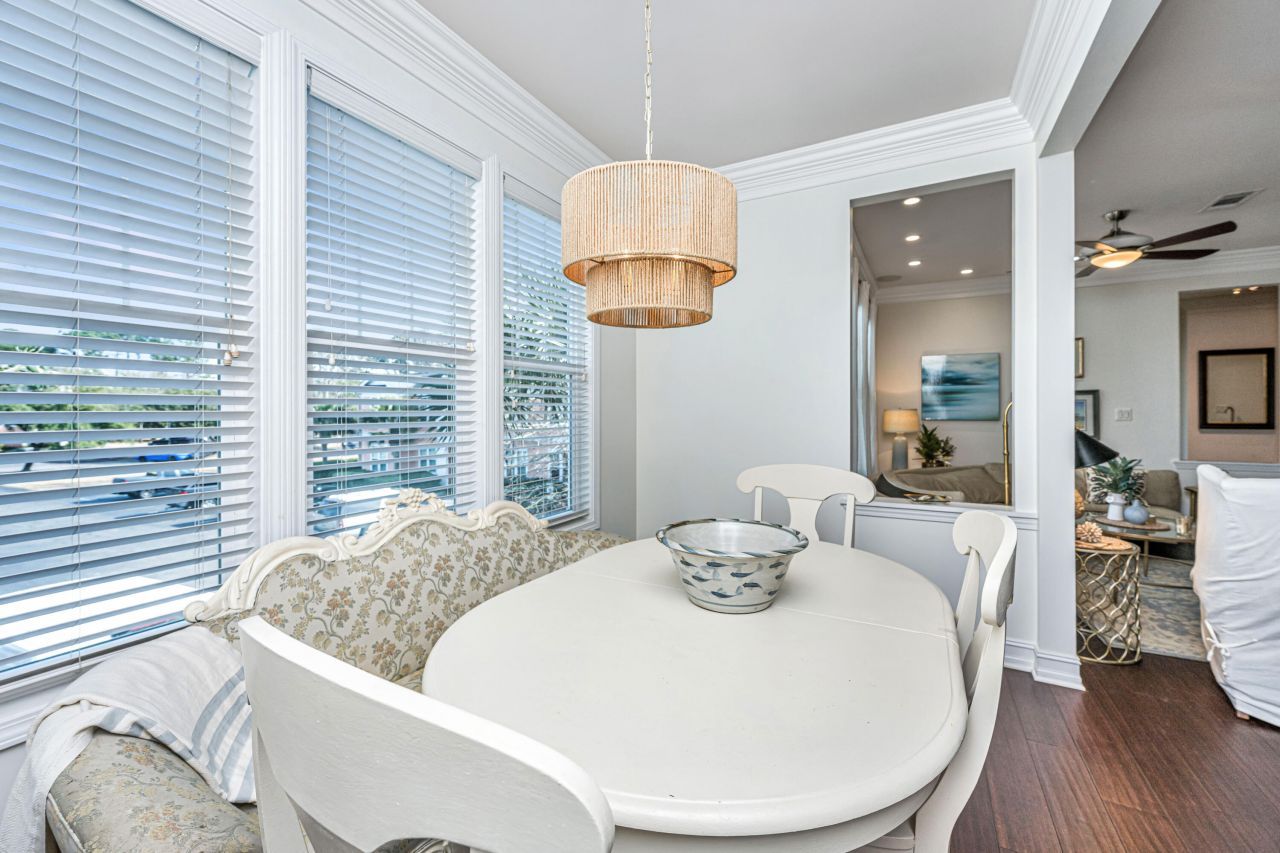 1421 Rosewood Lane Photo 4