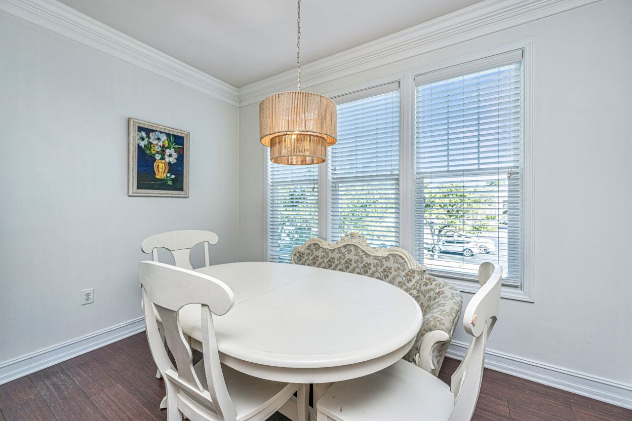 1421 Rosewood Lane Photo 7