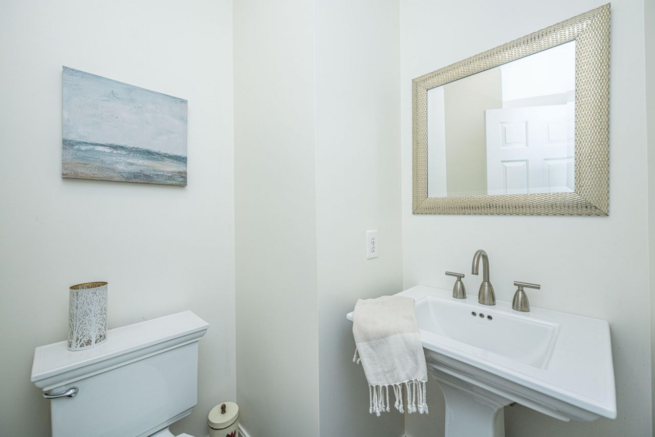 1421 Rosewood Lane Photo 8