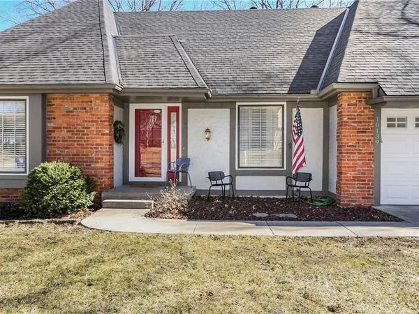 10139 Earnshaw Street, Lenexa, KS 66215