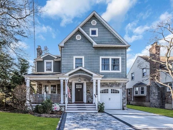 14 Hawthorne Street, Lynbrook, NY 11563