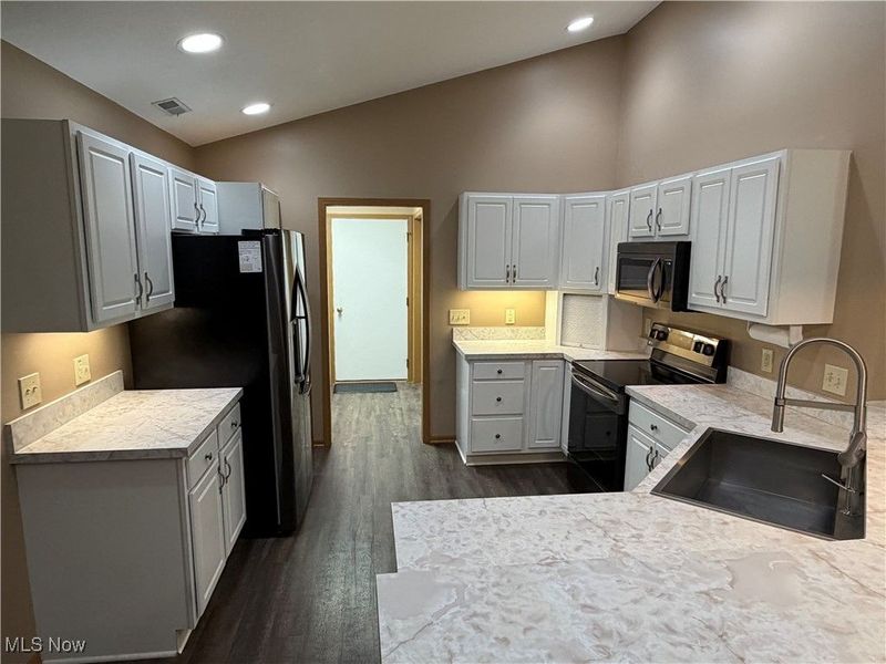 8815 Scotslanding Circle NW, Massillon, OH 44646 Photo 9