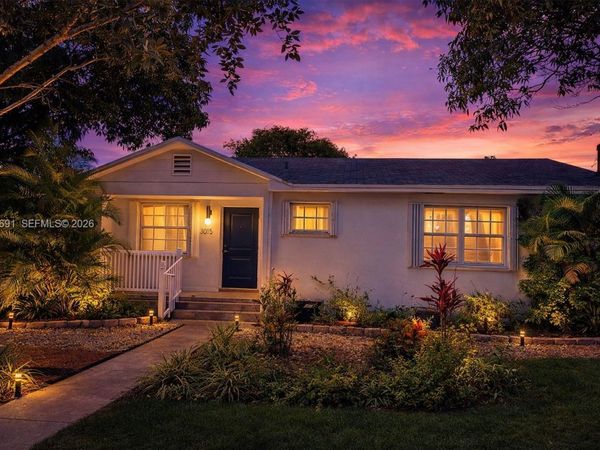 3015 SW 24th Ter, Miami, FL 33145