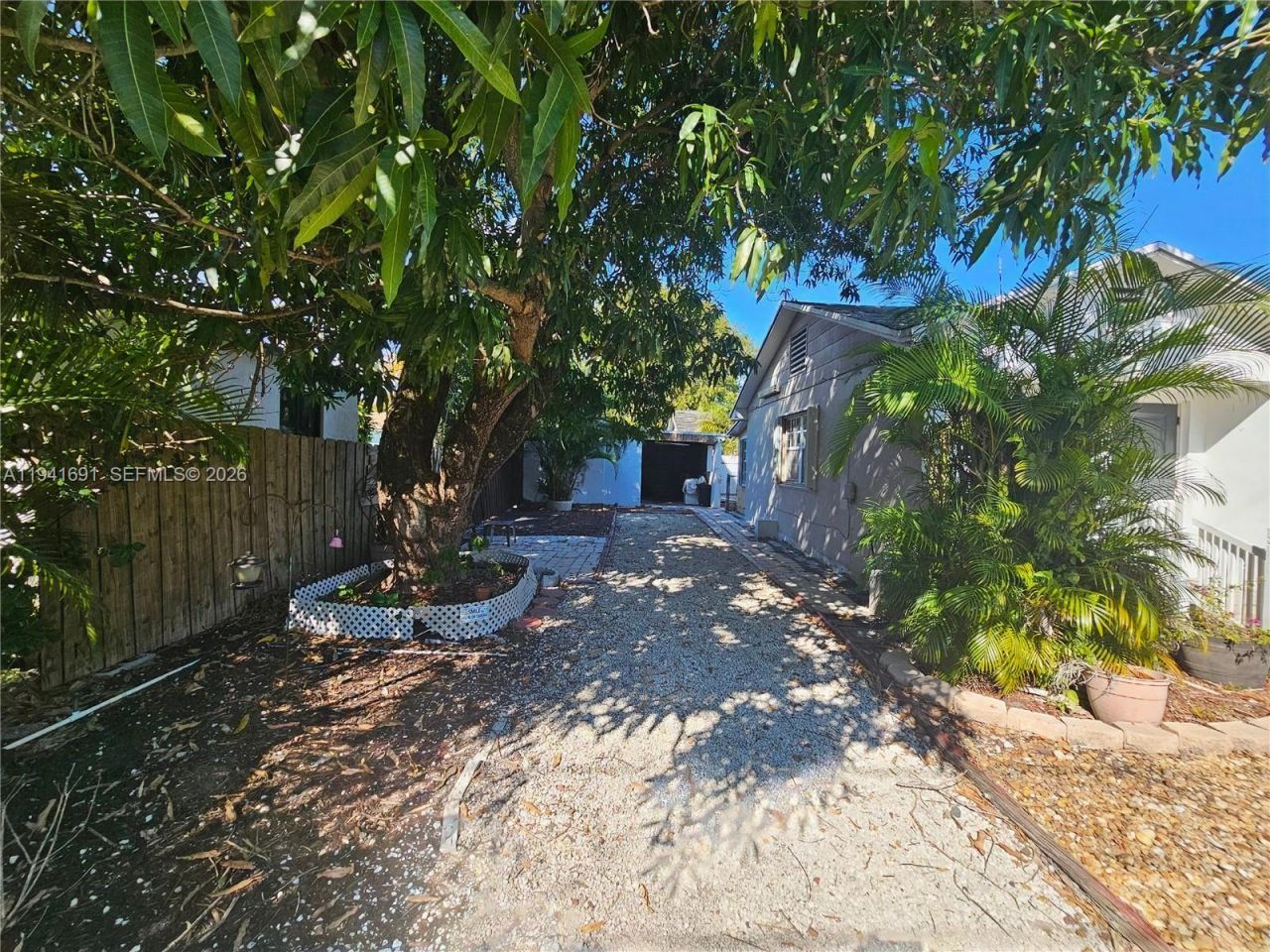 3015 SW 24th Ter, Miami, FL 33145 Photo