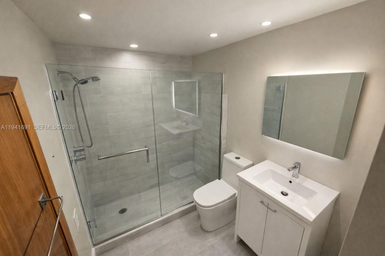 3015 SW 24th Ter, Miami, FL 33145 Photo