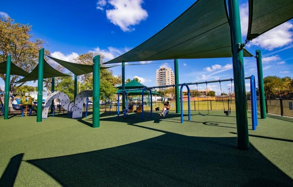 3015 SW 24th Ter, Miami, FL 33145 Photo