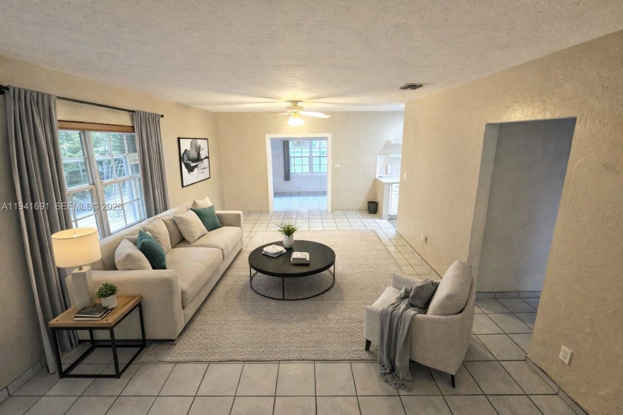 3015 SW 24th Ter, Miami, FL 33145 Photo