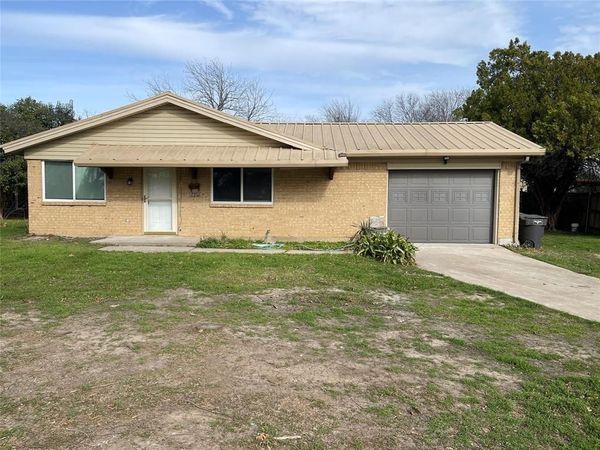 2212 Roberts Cut Off Road, Fort Worth, TX 76114