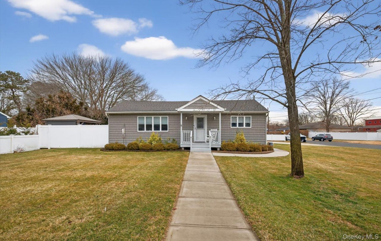 737 Belmore Avenue, Islip Terrace, NY 11752 Main Photo