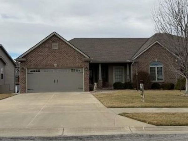 4504 Stonebridge Drive, St Joseph, MO 64505