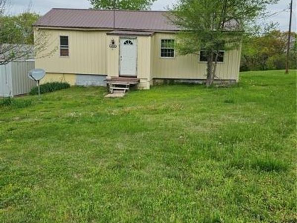 30740 W 83rd Street, De Soto, KS 66018