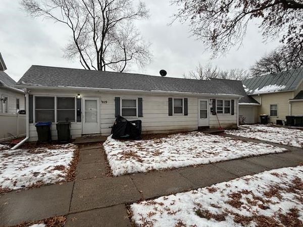 927/929 Fairchild Street, Iowa City, IA 52240