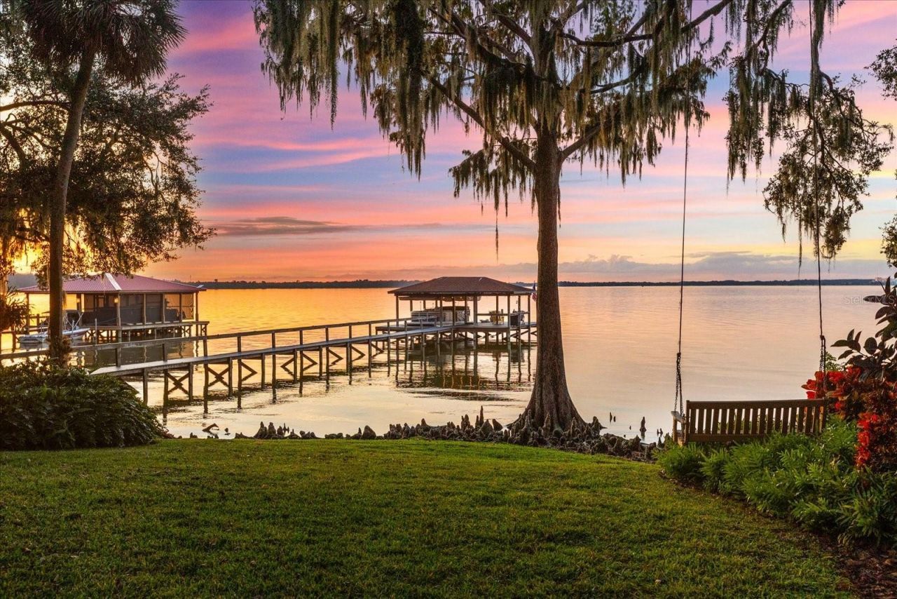 15815 Acorn Circle, Tavares, FL 32778 Photo