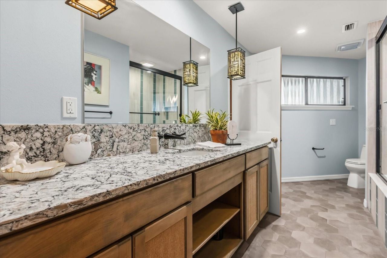 15815 Acorn Circle, Tavares, FL 32778 Photo