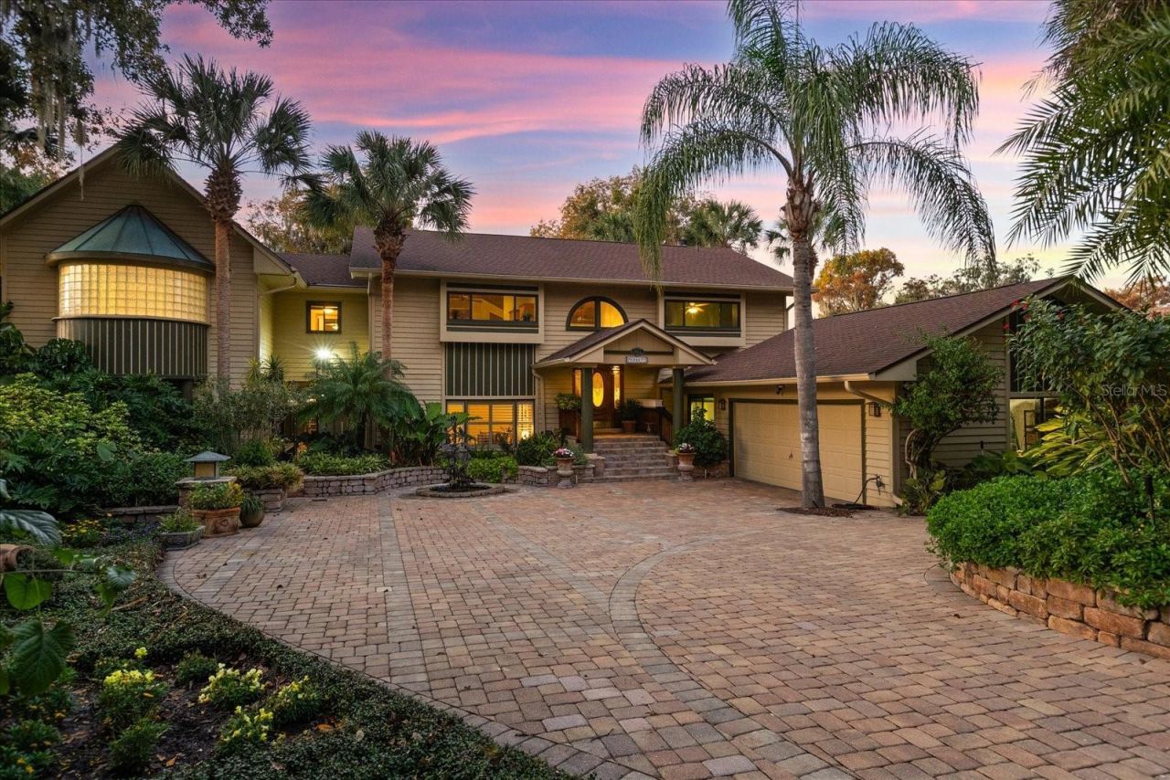 15815 Acorn Circle, Tavares, FL 32778 Photo