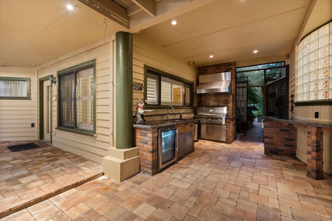 15815 Acorn Circle, Tavares, FL 32778 Photo