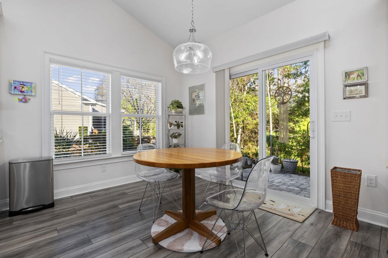 1704 Edgewood Dr. Photo 10