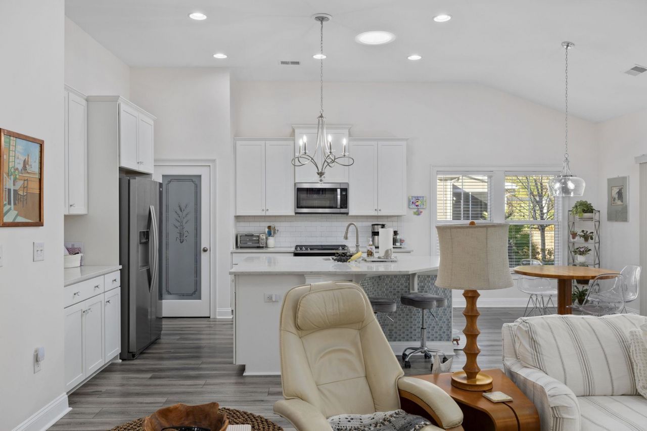 1704 Edgewood Dr. Photo 14