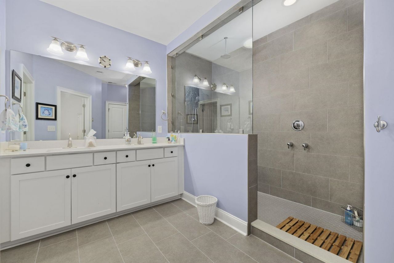 1704 Edgewood Dr. Photo 18