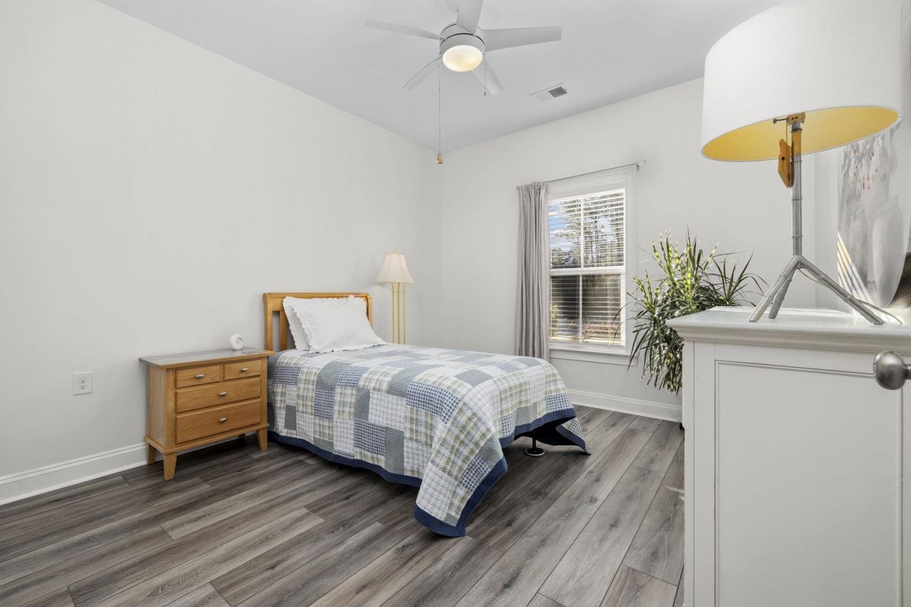 1704 Edgewood Dr. Photo 24