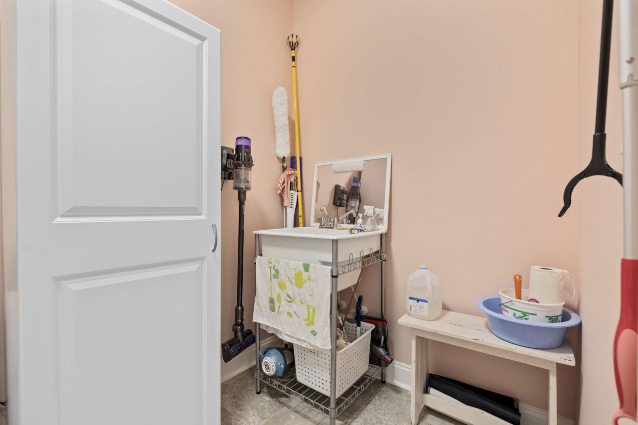 1704 Edgewood Dr. Photo 28