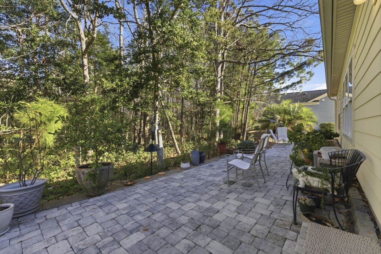 1704 Edgewood Dr. Photo 29